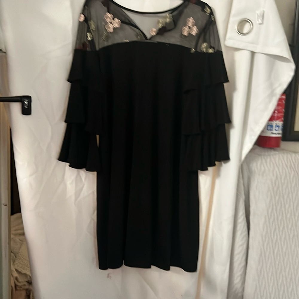 Danny and Nicole’s black dress with lace